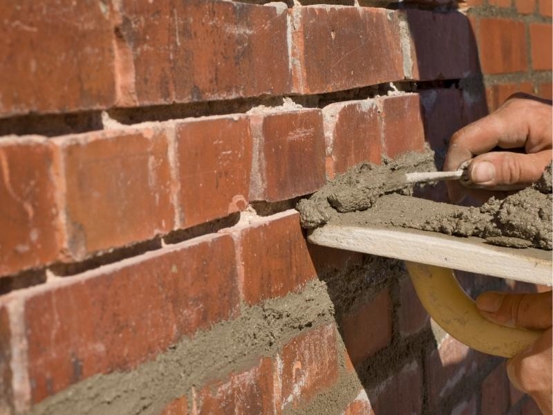 Rejointoiement de mur extérieur